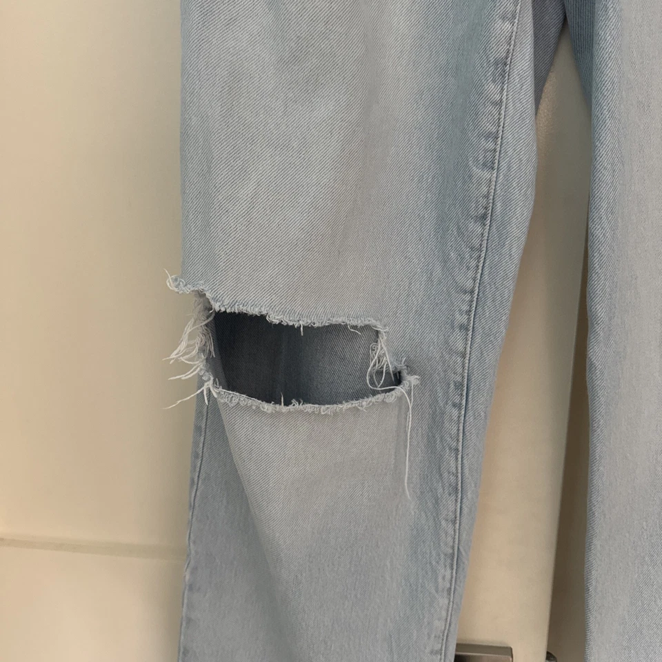 Pantalones de mezclilla Garage desgastados pierna ancha - lavado ligero, talla 24 (0) para mujer’s Foto 3 de 4