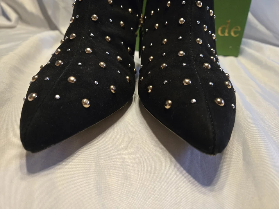 Замшевые сапоги Kate Spade Starr с заклепками украшения золото/серебро 8 М 2,5 дюйма  - Изображение 2 из 4