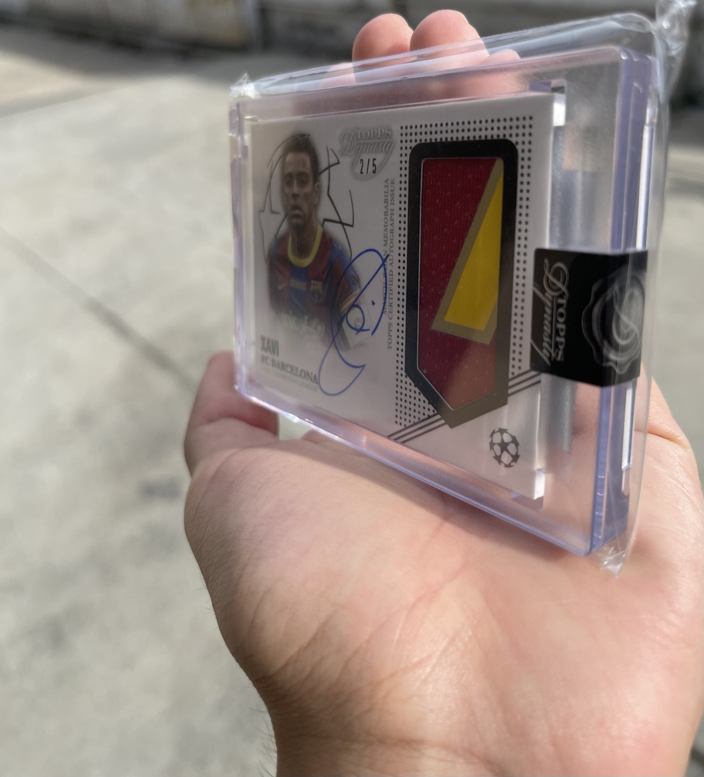 2022-23 Topps Dynasty UCL Xavi FC Barcelona Match-Worn Patch Auto Black 2/5 view 3