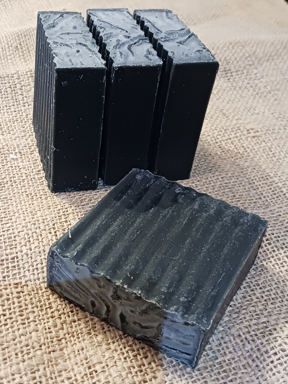 Jabón Palo Santo. Aceite esencial con jabón de carbón. Barra individual.