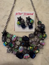 Betsey Johnson MIXED STAR AND STONE CLUSTER NECKLACE & PIERCED EARRINGS SET RARE