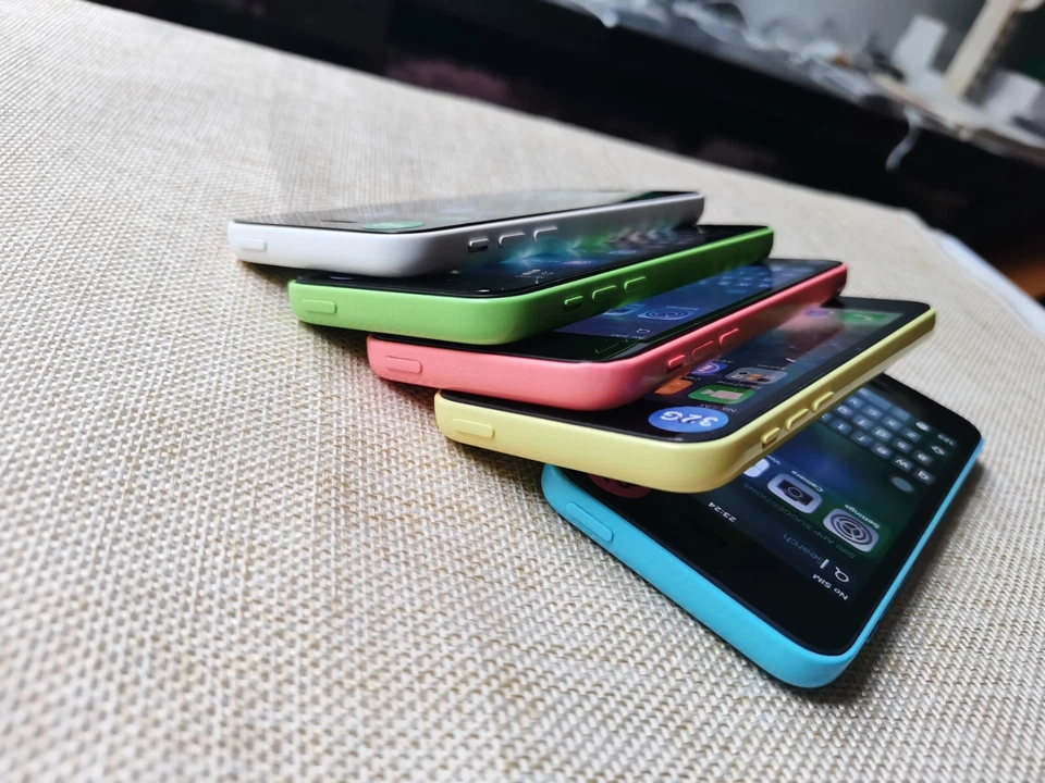 Tested , Very Good , Apple iPhone 5c 8GB/16GB/32G (Unlocked) A1532 (CDMA + GSM) - Image 4 of 4