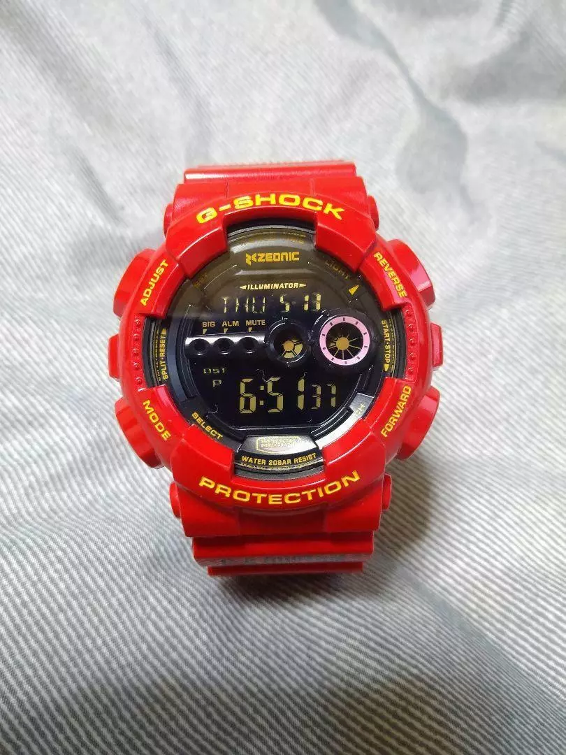 CASIO G-Shock X Gundam 35th Anniversary Char Aznable Red GD-100 from Japan