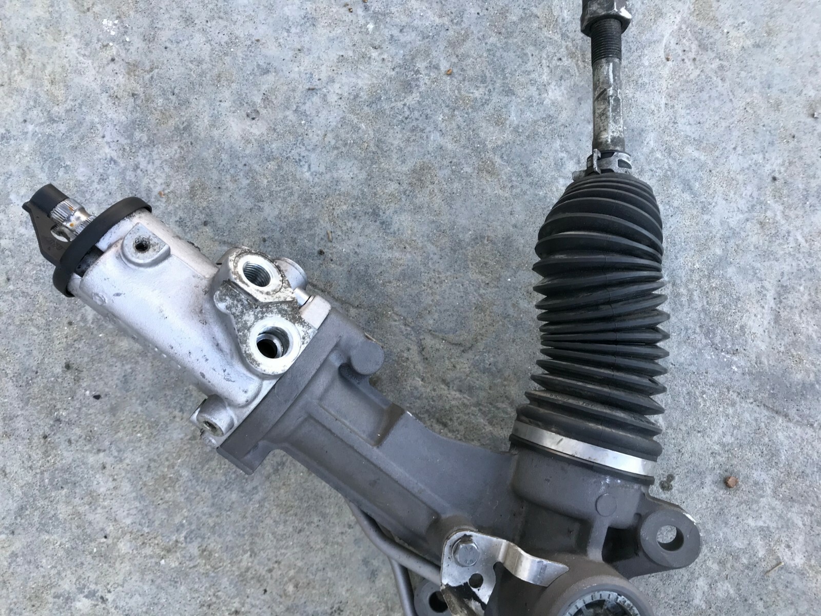 2008 2009 2010 BMW 535i E60 Automatic RWD Steering Racks Pinion Gear