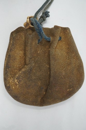 Japanische Ledertasche mit Netsuke Muschel Ornament Set Antik Sagemono 0508F19 - Bild 9 von 11