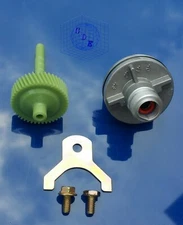 GM TH 350 700R4 4L60 TRANSMISSION SPEEDOMETER KIT 45 DRIVEN GEAR HOUSING & CLAMP