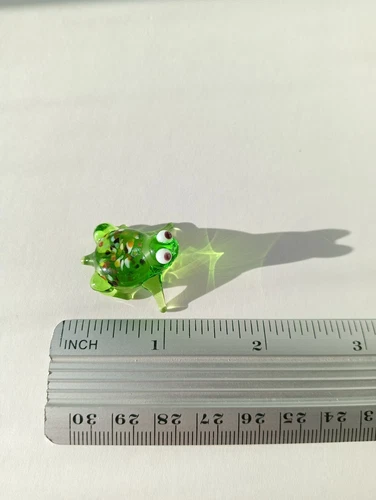 GLASS Animals. Murano glass art the little frog. Lot - 1 pc.A souvenir. Toy
