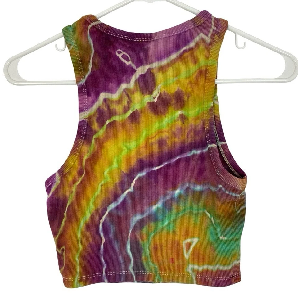 Camiseta sin mangas acanalada Tie Dye para mujer talla mediana reciclada hecha a mano geoda dorada magenta Foto 2 de 4
