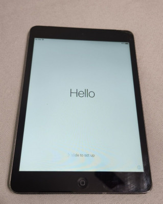 Apple iPad Mini 1st Generation Model A1455 Silver 7.9'' Wifi LOCKED