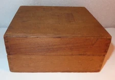 OLD VINTAGE WOOD CIGAR DISPLAY BOX FINGER JOINT SMALL 5-3/8" x 5" x 2-1/2"