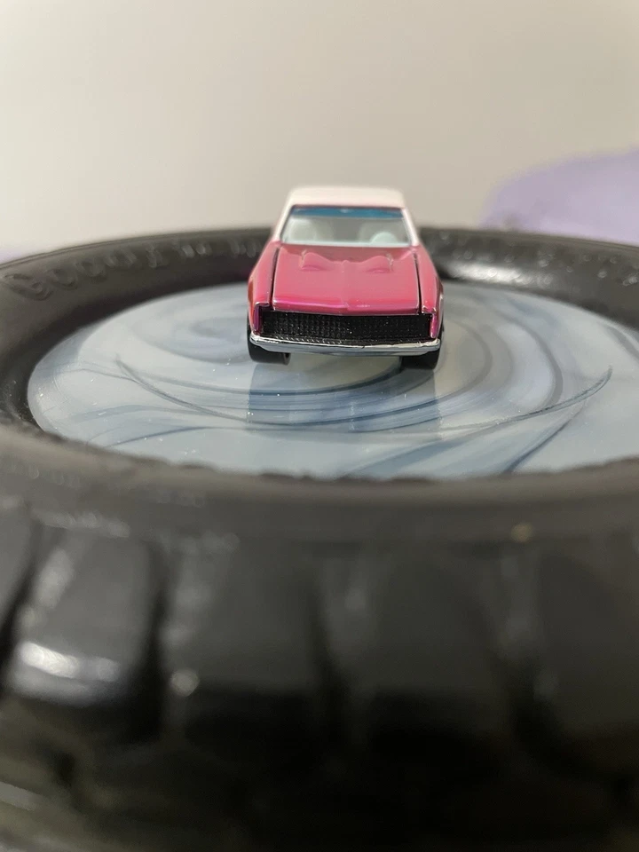 HOT WHEELS 67 CAMARO 2017 NATIONALS PINK PARTY LOOSE BEAUTIFUL MINT!! - Image 4 of 4