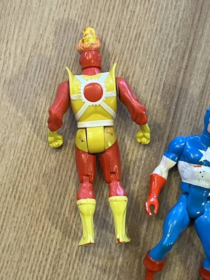 Lot Of 2 VTG 1984 Action Marvel Captain America & DC Comics Firestorm Figures - Image 4 of 4