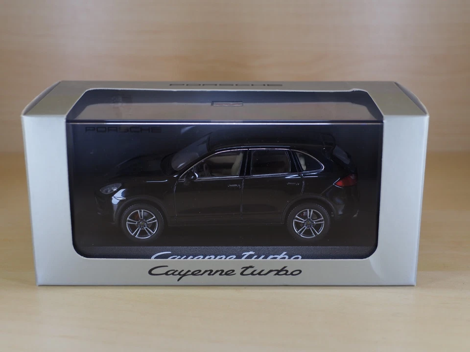Porsche Cayenne Turbo Black Minichamps 1/43 WAP0200050B mit OVP (neuwertig)