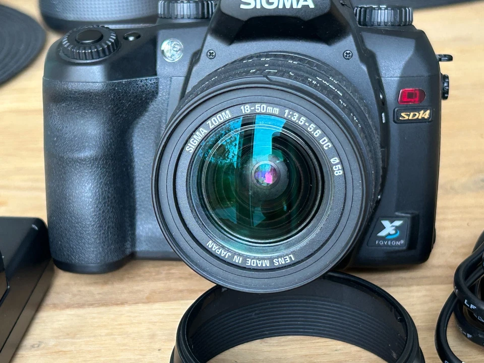 SIGMA SD14 mit Sigma Zoom 18-50mm 3,5-5,6 - Bild 3 von 4