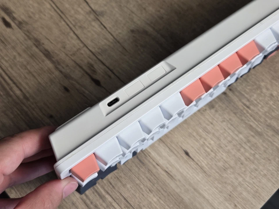 Royal Kludge RK98 Keyboard Tri-Mode BT/Rf/Usb-c, RGB, Hot-Swap, Classic Color - Image 3 of 4