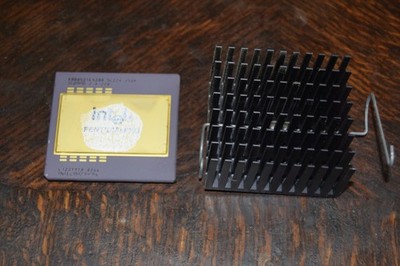 Intel Pentium Pro 200 MHz w/ Heatsink 256K CPU Processor KB80521EX200 SL22V Gold
