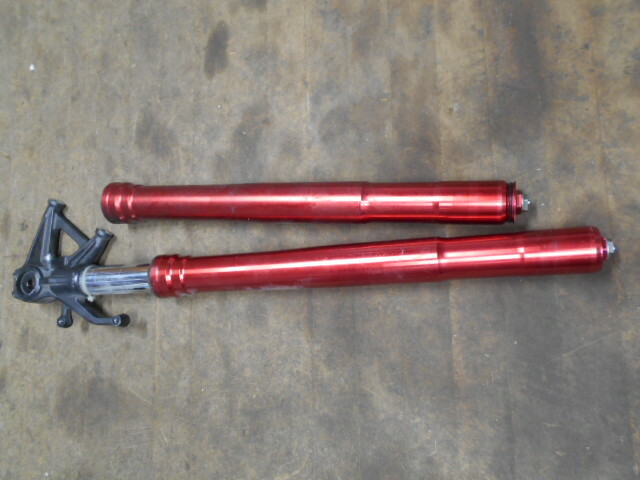 07-08 KAWASAKI RED FORKS RIGHT COMPLETE FORK AND LEFT LOWER TUBE