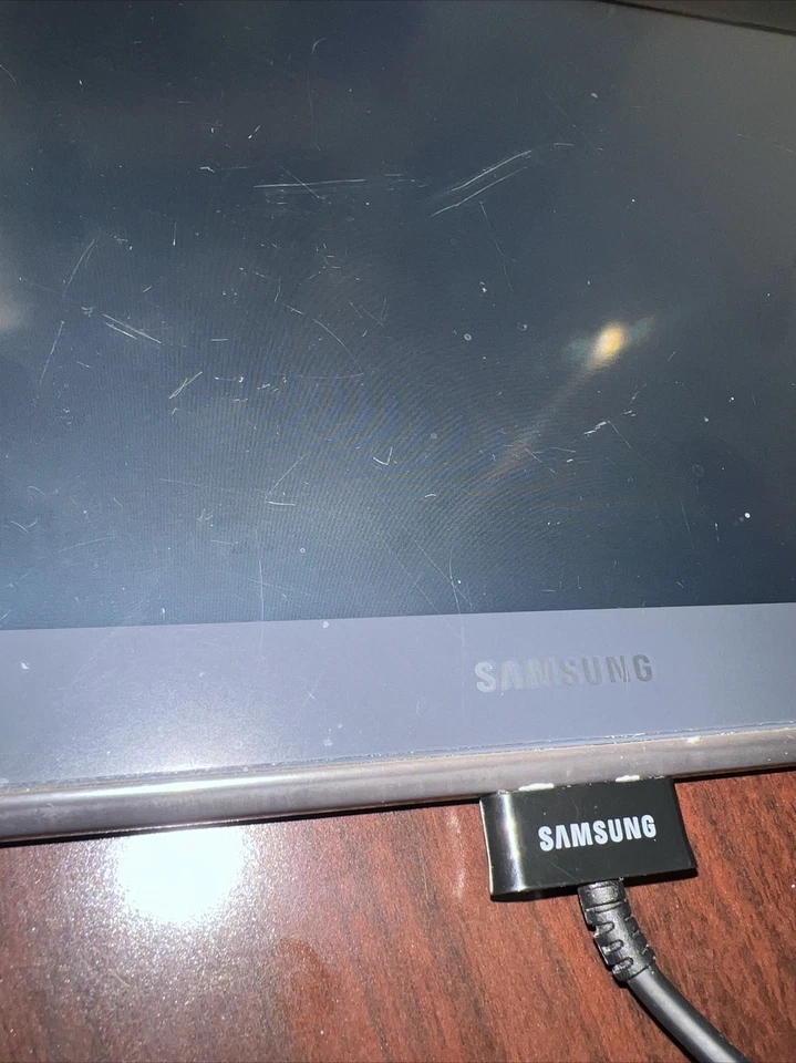 Samsung Galaxy Tablet Bundle 16GB Wi-Fi 4G 8 inch Black FOR PARTS NOT WORKING - Image 2 of 4