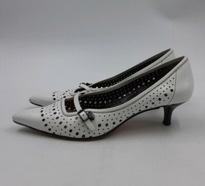 white leather pumps ladies