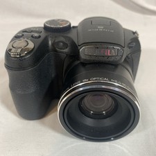 Fujifilm FinePix S2950 digital camera, 14 MP, 18x zoom, tested working, w/case