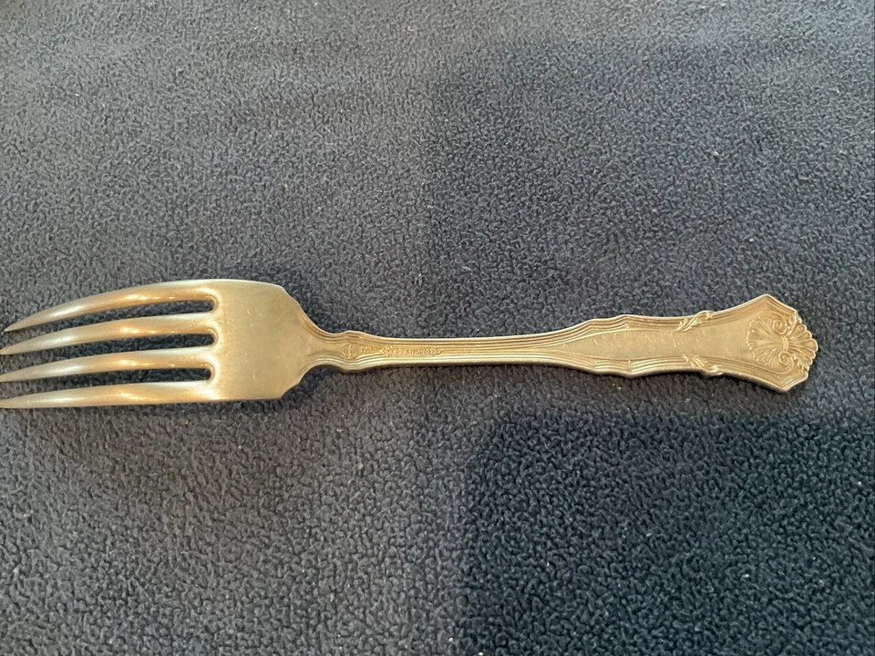 Tenedor de cena International Duchess de plata de ley de 7 pulgadas Foto 4 de 4