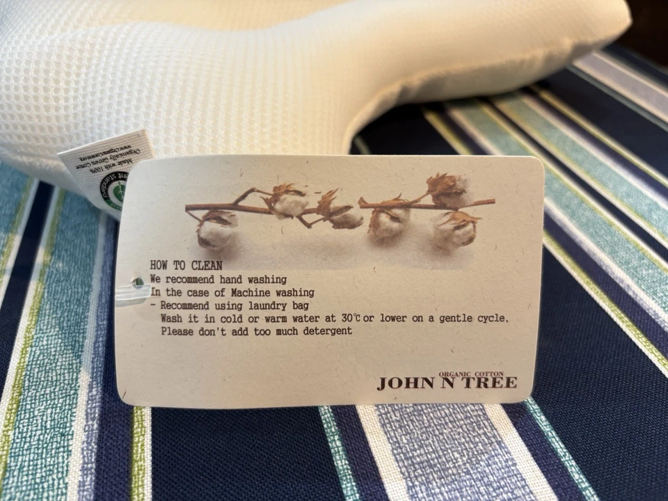 Almohada orgánica para bebé John N Tree Foto 2 de 3