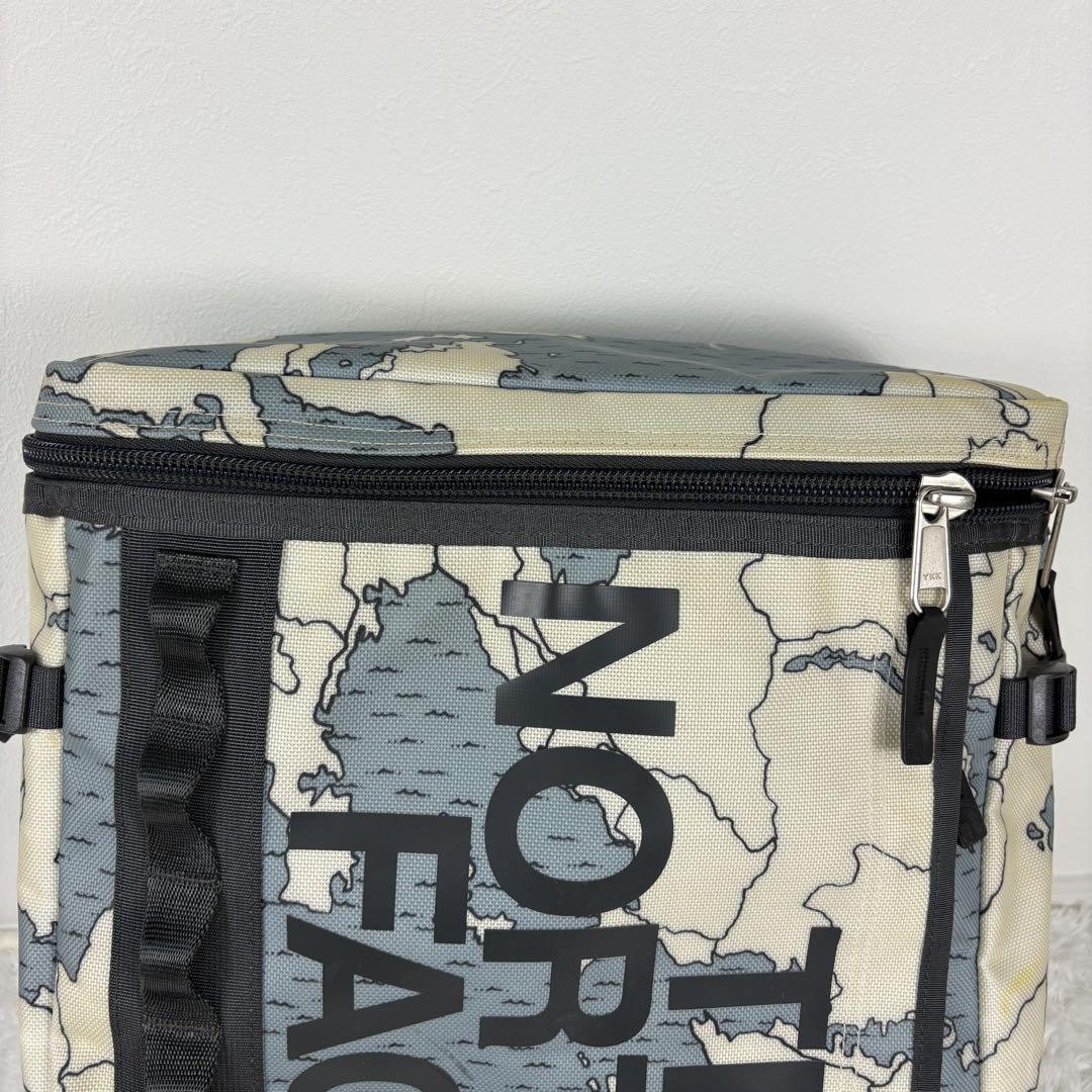 【新品】THE NORTH FACE FOREST PRINT FUSE BOX The North Face Pattern Fuse Box Around World 30L Flashy