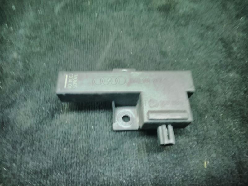 2017 AUDI R8 KEYLESS ACCESS ANTENNA MODULE