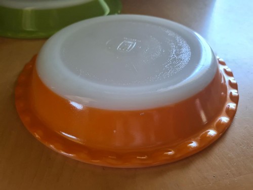 2 x Crown Corning Pie Dishes/Tart Plates Orange & Green Vintage VGC Glass Oven - Picture 2 of 6
