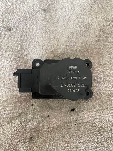 Mercedes-Benz E W211 2005 Stellmotor Heizung Klima A2308201242