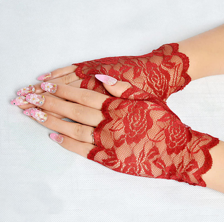 STYLE FILE! Madonna Stuns In All-black Number | Hindustan Times - Foto 3