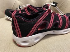 Speedo Elegance Women&rsquo;s Shoes BLACK & PINK. Size 9