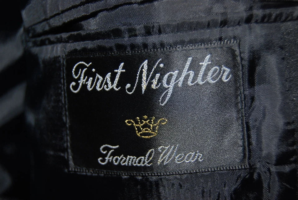 First Nighter Black 40R Tuxedo w/ Pants and Geoffrey Beene Medium Vest  S2389 - Image 4 of 4