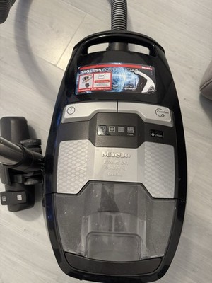 Miele Blizzard CX1 Excellence EcoLine beutelloser Staubsauger