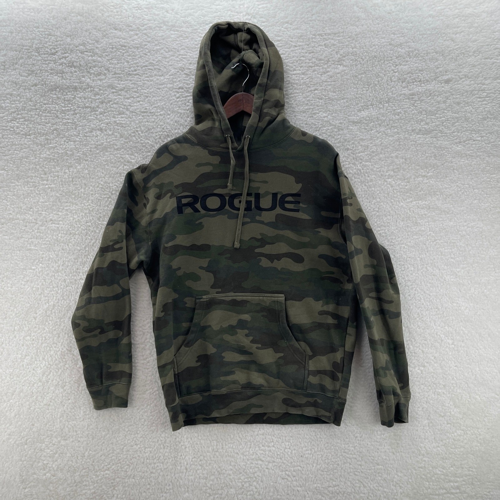 Rogue Fitness Hoodie Men M Green Camo Sweatshirt Gym Training Workout Pump Cover