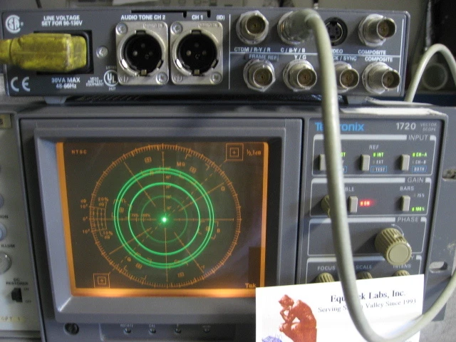 Tektronix TSG131A PAL Video Generator with Sound WORKS GREAT! opt. 3 (Audio) - Image 4 of 4