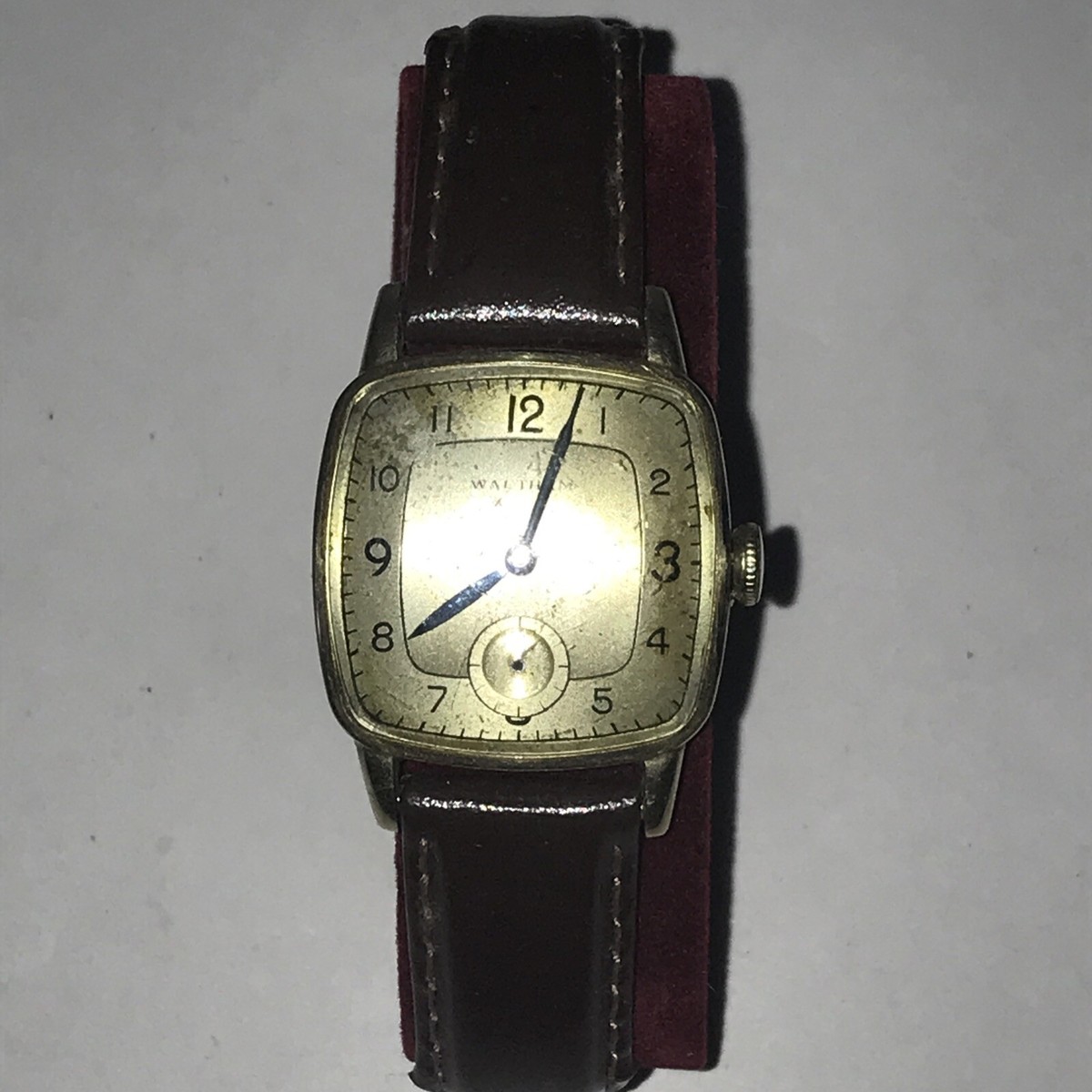 VINTAGE 1950's WALTHAM 17j Square Dial Sub Second Mens Wrist Watch