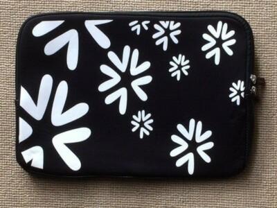 Kinmac Notizbuchhülle schwarz-weiß Blumenmuster Neopren 15,5 Zoll/39 cm