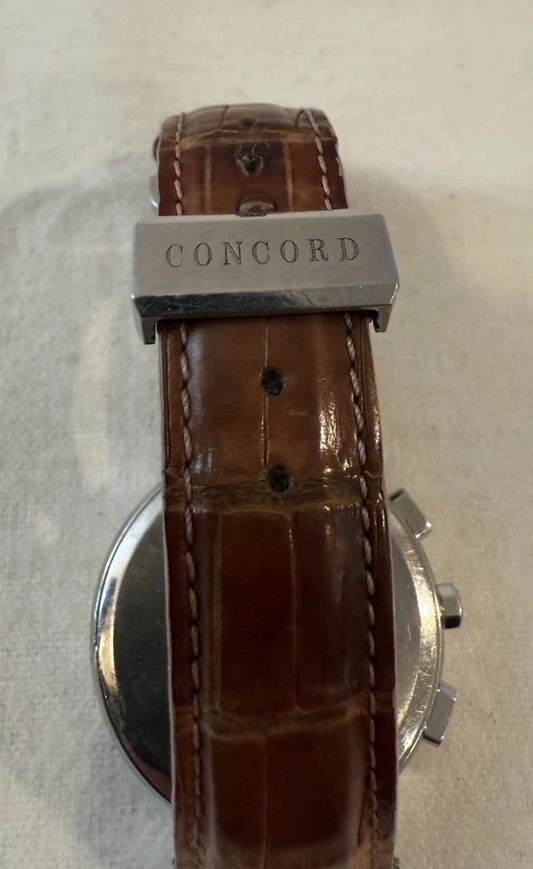 Reloj Concord vintage para mujer... La Scala... cara rosa claro con 7 diamantes pequeños Foto 3 de 4