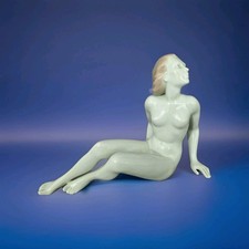 A1563 Metzler & Ortloff Ilmenau, Akt Figur, 30er Jahre, Höhe 17 cm, Länge 26cm