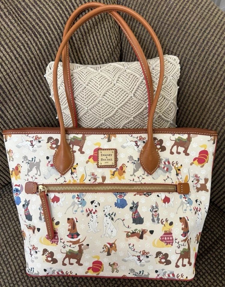 Bolso de Mano Dooney Bourke Disney Vacaciones Navidad Perro Santa Colas Patas Dama Puntada Foto 4 de 4