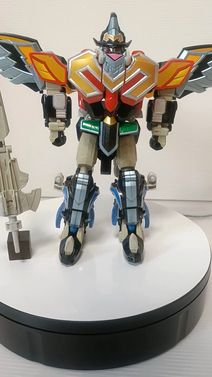 Bandai Power Rangers Megazord Magiking Action Figure - 43209-4102