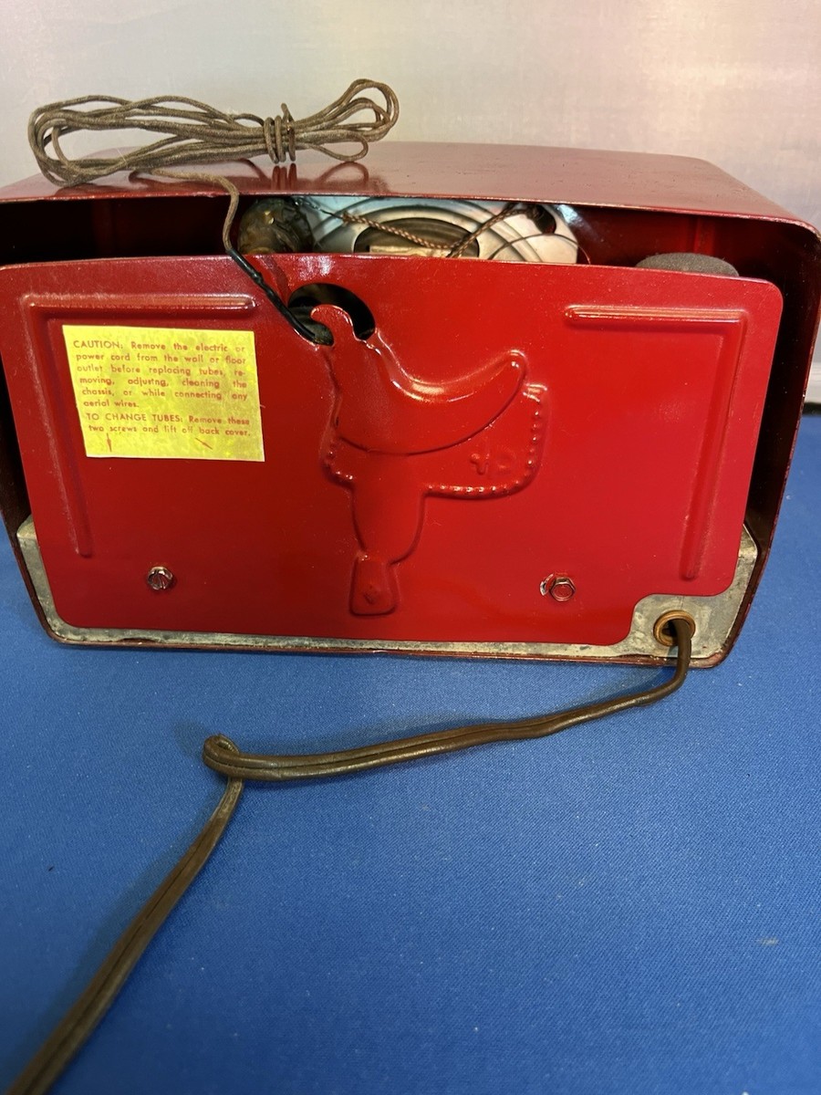 A 1950 VERY NICE HOPALONG CASSIDY COWBOY RADIO BY THE ARVIN CO