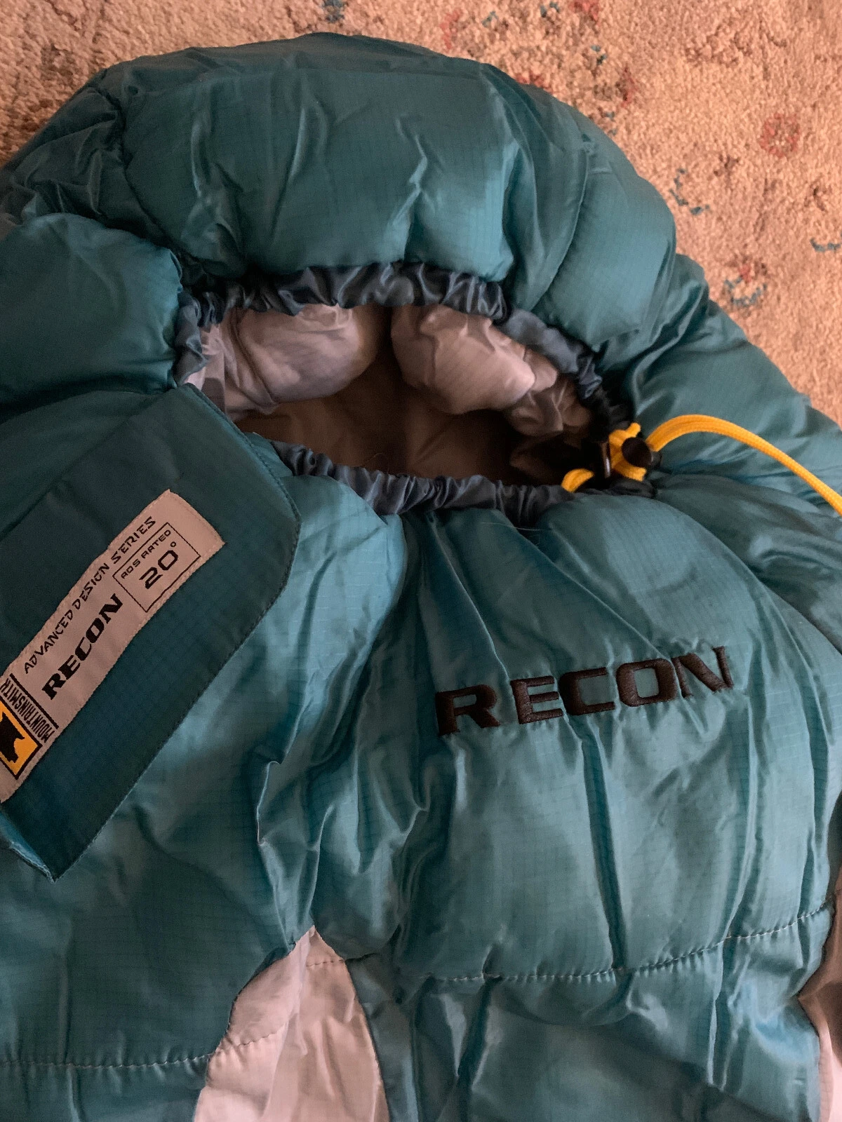 Mountainsmith Recon 20 degree Polarguard 3D sleeping bag, Reg - New with tags!