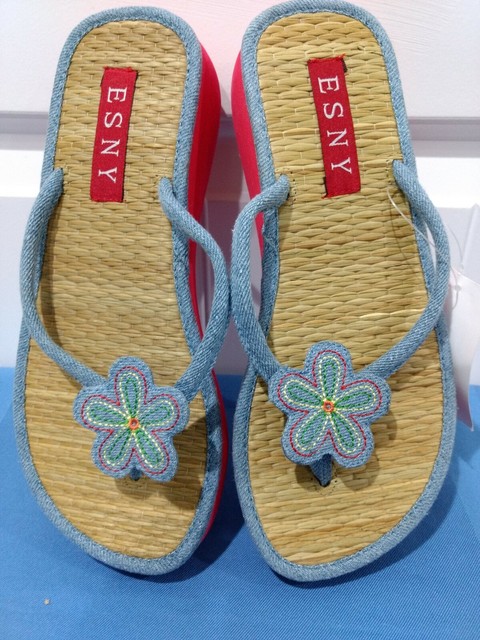 esny flip flops