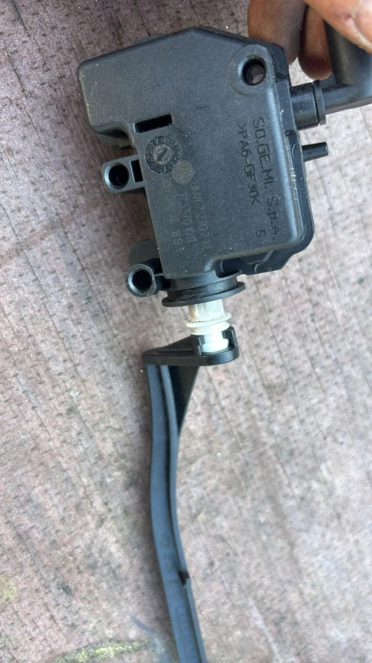 moteur de trappe de réservoir pour BMW SERIE1 F20 7270792 - Photo 2/4