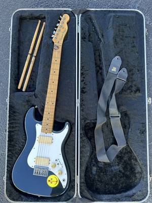 Fender Squier Bullet ONE Stratocaster Japan Vintage Hard Case Tasted