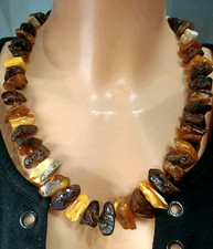 Ancien Gros Collier Cailloux Ambre Brut Naturel 78 grammes .
