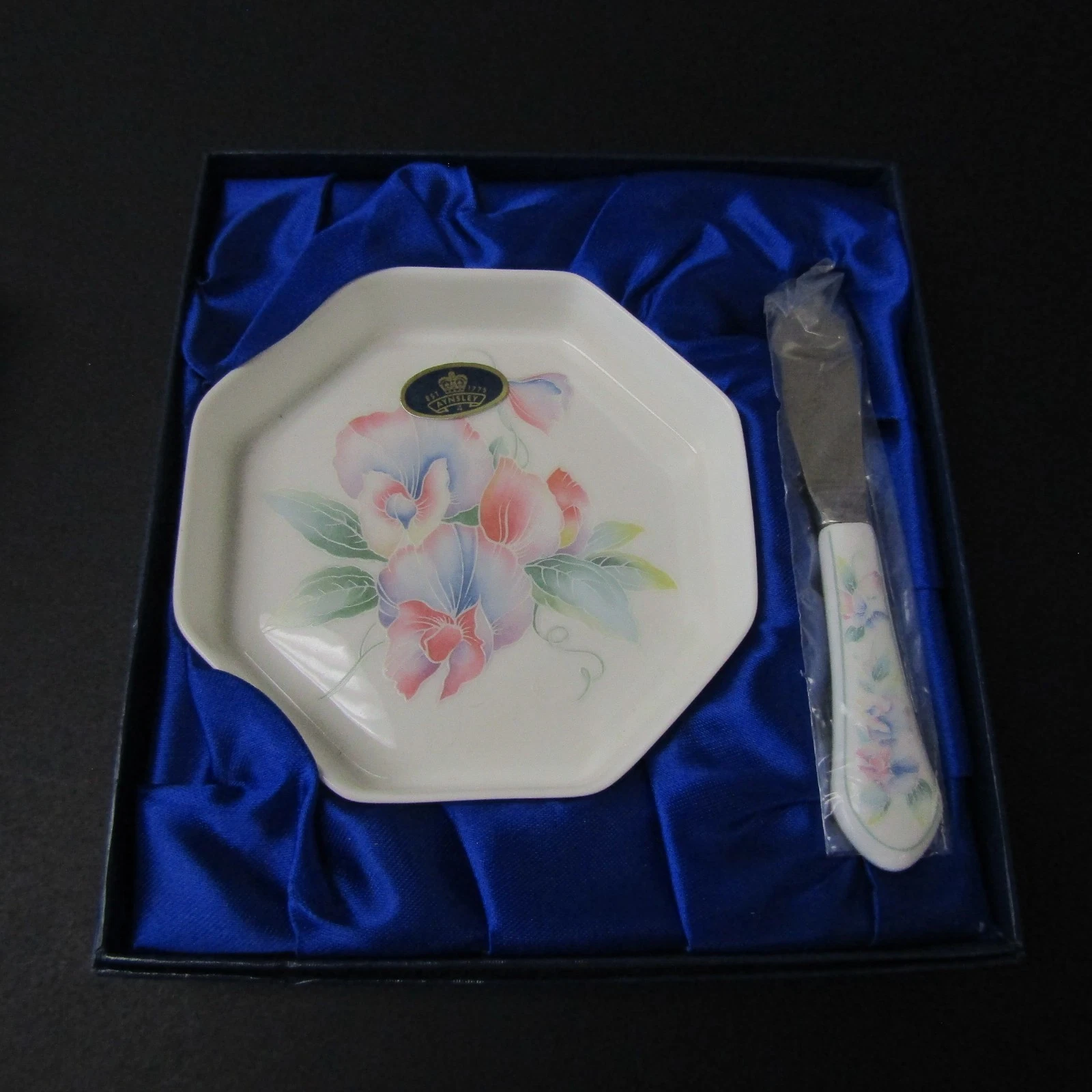 Aynsley Little Sweetheart Bone China Butter Dish 8-Sided Octagonal w/Knife Boxed