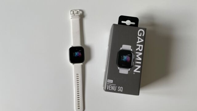 Garmin Venu SQ Smartwatch Sportuhr GPS Polymer Silikon weiss / pure white